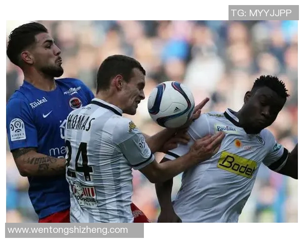 巴黎足球对阵卡昂的精彩对决揭示了法甲联赛的激烈竞争与球队实力的较量