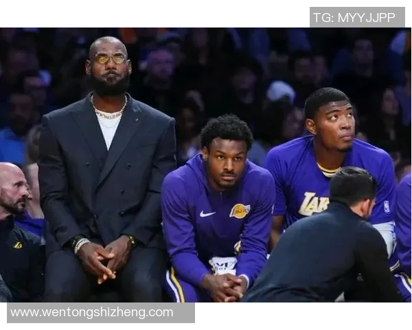 毒蛇与南湾湖人精彩对决回放赛场瞬间重温与精彩分析