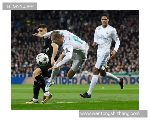 克罗斯：从中场指挥官到足球传奇的华丽蜕变之路